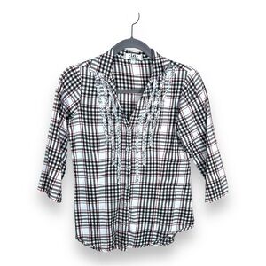 LARGE JUNIORS LEI PLAID BUTTON FRONT TOP   RUFFLE ACCENT COTTON